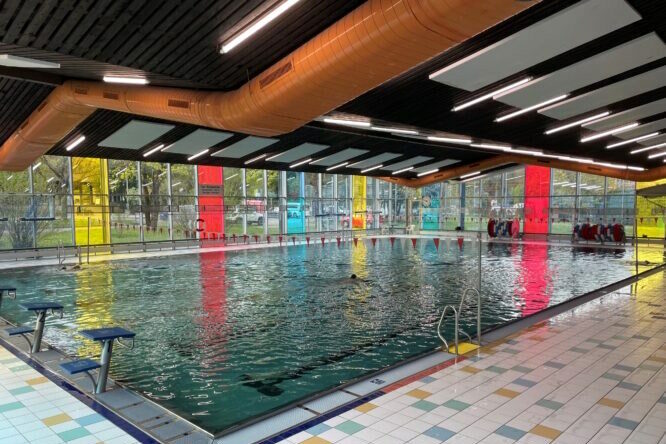 Bild des Schwimmbeckens im Beatusbad.